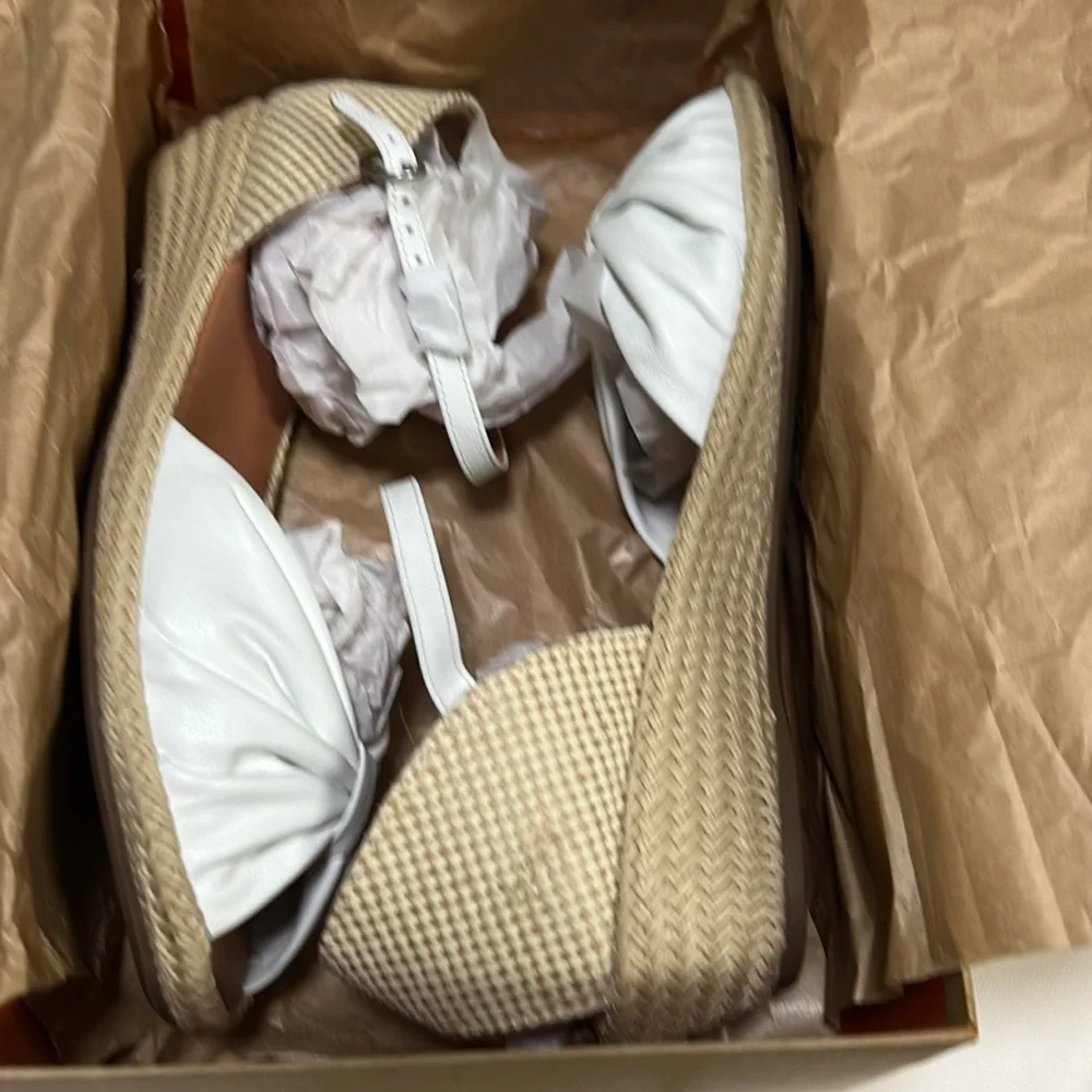 GENTLE SOULS by Kenneth Cole Women's Lucille Wedge Sandals Size 9M